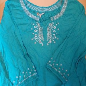 Gorgeous turquoise 3/4 sleeve shirt